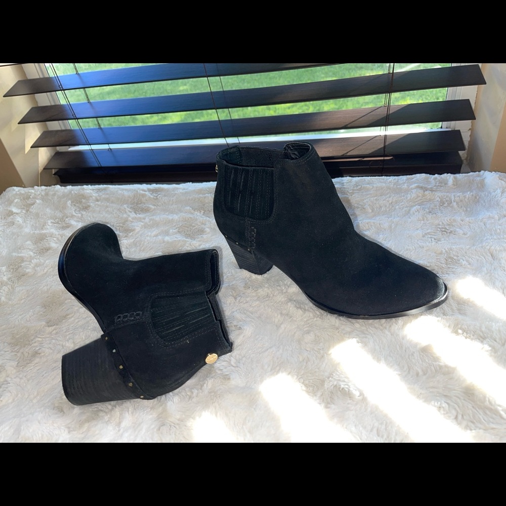 Steve Madden ankle boots. size 10